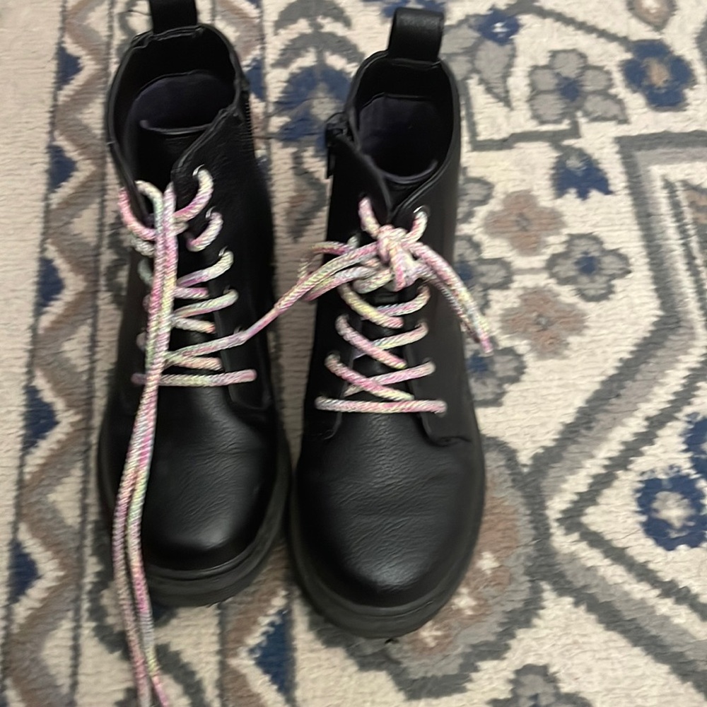 Girl boots